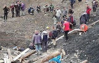 Kaçak maden ocağında mahsur kalan işçi çıkarıldı