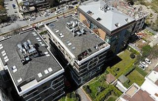 Kadıköy’de 5 katlı binanın teras katında çıkan...