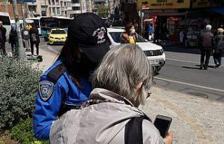 Kadıköy’de polis ekiplerinden kadınlara "KADES"...