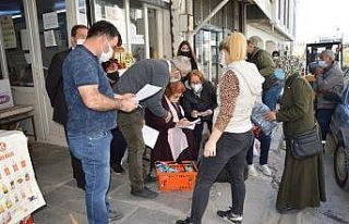 Kadınlar 20 ailenin bakkal borcunu ödedi