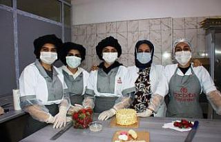 ’Kadınlar beceremez’ algısını yıkarak 180...