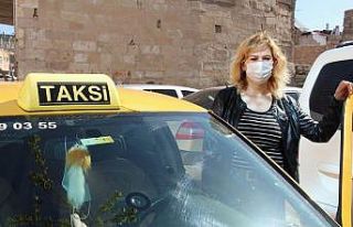 Kapadokya’nın tek kadın taksicisine meslektaşlarından...