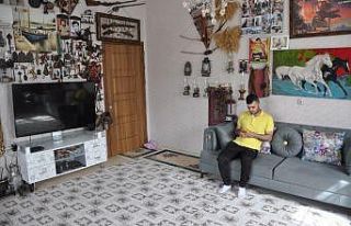 Kapıcı, topladığı hurda eşyaları satıp aldığı...