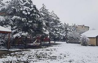Karabük Nisan ayında yeniden beyaz örtüyle kaplandı