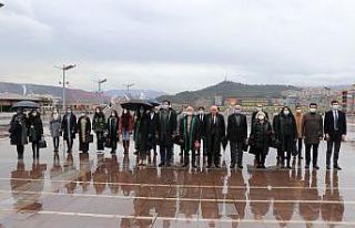Karabük’te ‘Avukatlar Günü’nde çelenk sunumu...