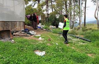 Karantina bölgesine gıda paketi yardımı