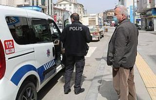 Karantinada olduğunu bankada öğrendi