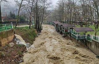 Karlar eridi…Derekızık ve Saitabat dereleri taştı