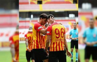 Karlo Muhar cezalı