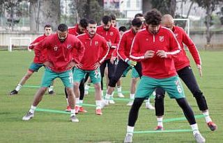 Karşıyaka zorlu deplasmanda puan arayacak