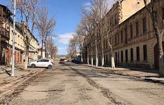 Kars’ta caddeler sessizliğe büründü