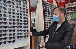 Kars’ta gözlükçüler yaz sezonunu açtı