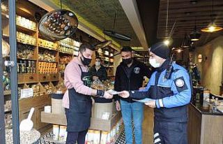Kars’ta polis esnafı bilgilendiriyor