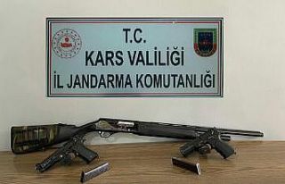 Kars’ta ruhsatsız silahlar ele geçirildi