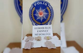 Kavga ihbarına giden polis uyuşturucu madde ele...