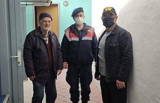 Kaybolan alzheimer hastası vatandaşı jandarma ekipleri...