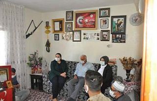 Kaymakam Demir, şehit ailelerini yalnız bırakmıyor