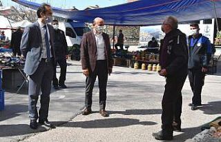 Kaymakam ve başkandan pazarda denetim