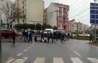 Kaza sonrası silahlar patladı, tekmeler havada uçuştu