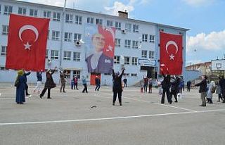 Kestel Yenimahalle İlkokulu’nda 23 Nisan kutlaması