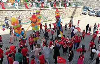 Kestel’de çocuklara ‘Bayram’ sürprizi