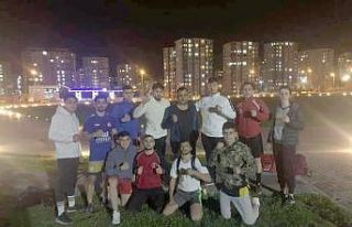 Kickboks’ta milli sporcular iftar sonrası paraşüt...