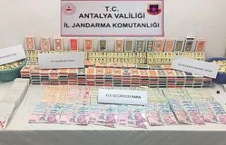 Kıraathanede kumar oynayan 16 kişiye 76 bin TL para...