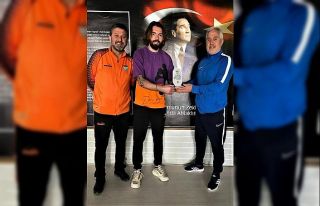 Kırşehir Belediyespor’un golcüsüne teknik direktörden...