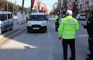 Kısıtlamada dışarı çıkanlar polise takıldı