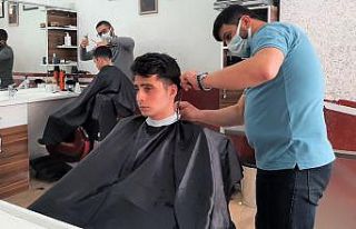 Kısıtlamayı duyan bayram tıraşını erken oldu