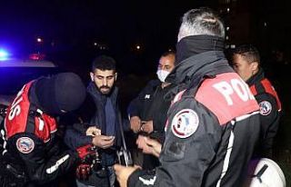 Kısıtlamayı ihlal eden tamirci gençler, ortalığı...