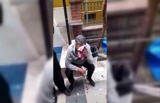 Kız çocuğunun fotoğrafını çeken şahsı darp...