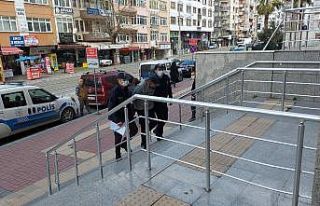 Kız çocuklarının fotoğrafını çektiği iddia...