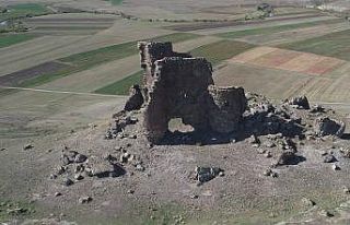 Kız Kalesi, onarılarak turizme kazandırılmayı...