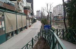 Kızaran Eskişehir’in caddelerinde hafta sonu sessizliği