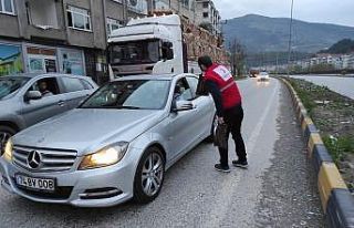 Kızılay Temsilciliği sürücülere iftarlık ikramında...