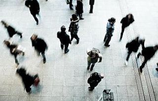 "Komplo teorileri ve sahte haberler aşılamayı...