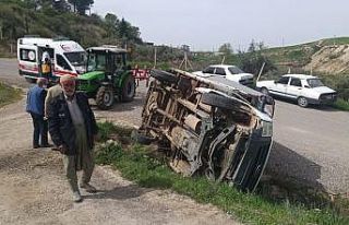 Kontrolden çıkan kamyonet devrildi