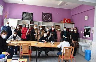 Konya protokolü eşlerinden özel öğrencilere ziyaret