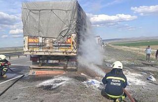 Konya’da tırın dorsesinde çıkan yangın büyümeden...