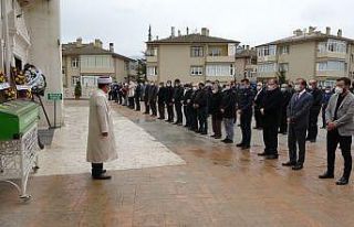 Korona virüse yenik düşen genç öğretmen toprağa...