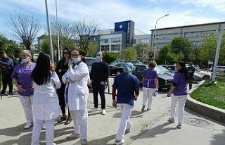 Kosovalı hemşirelerden protesto
