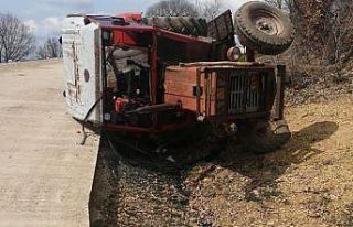 Köy muhtarlarından kazalara sebep olan beton yola...