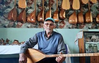 Köylerinde bir hafta kalan Aşık Veysel’den etkilendi,...