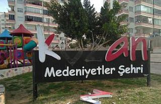 Kozan’da parklara zarar verildi