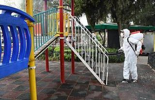 Kuşadası parklarında bahar temizliği yapıldı