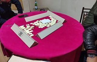 Kütahya’da dernekte kumar oynayan 12 kişi yakalandı