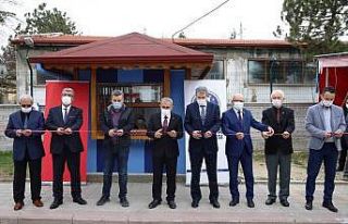 Kütahya’da Halk Ekmek büfesi açıldı