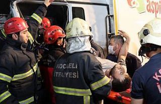 Kuzey Marmara Otoyolu’nda kamyon tıra çarptı:...