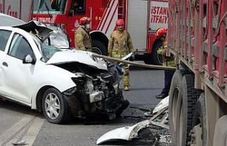 Kuzey Marmara otoyolunda otomobil kamyona arkadan...